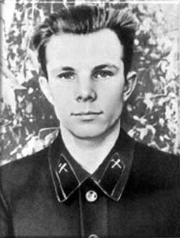 впервые пришёл в Саратовский аэроклуб