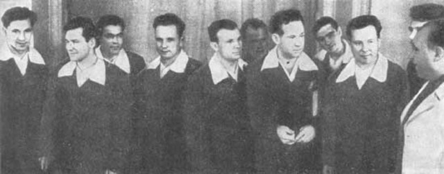 приказом Главнокомандующего ВВС К.А.Вершинина зачислен в группу кандидатов в космонавты