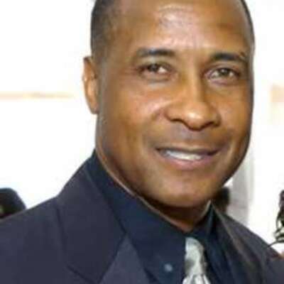 Timeline: Life of Lynn Swann