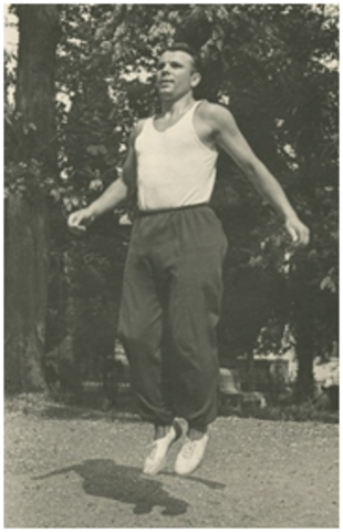 Зачисление в группу космонавтов