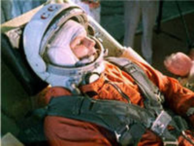 Подготовка к полету в космос.