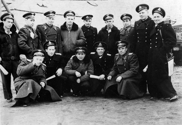 Гагарин представлен на должность старшего летчика