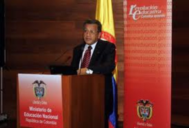 se crean programas como tecnologia en  merketing arqiuttectura urbaniasmo, tecnologia, y ventas,ingenieria industrial,especialisación en telematica y especialisación en derecho procesal