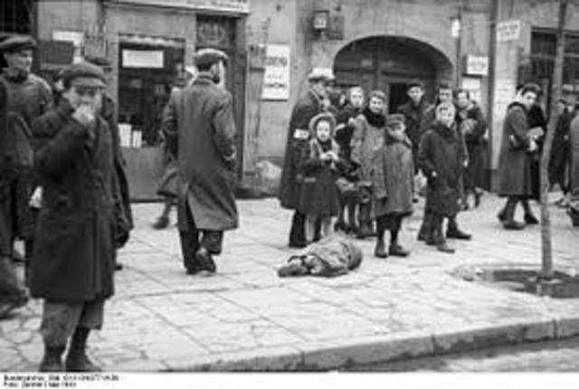 The first Polish ghetto is established.