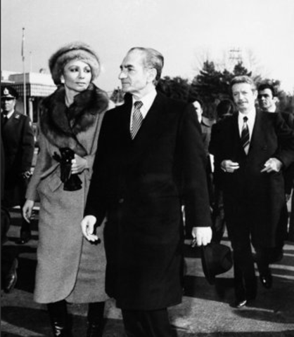 The Shah flees to the U.S.