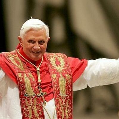Timeline: Papado de Benedicto XVI