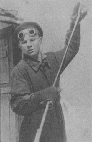 30 сентября Гагарин поступил в Люберецкое ремесленное училище № 10.