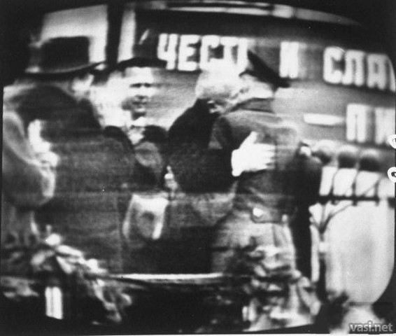 Статья в прессе о летчике Гагарине