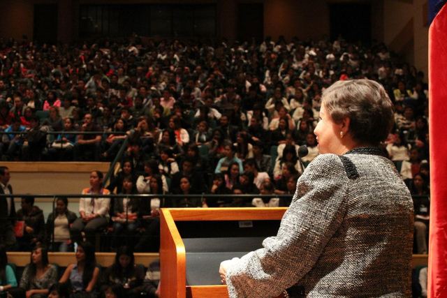 BIENVENIDA, ALUMNOS NUEVOS DE LA UNIVERSIDAD