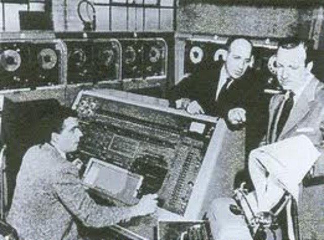 Se inaugura con la IBM 360