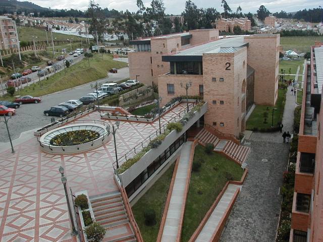 CONSTRUCCION CAMPUS UNIVERSITARIO