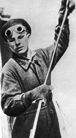 Юрий Гагарин поступил в Люберецкое ремесленное училище № 10.