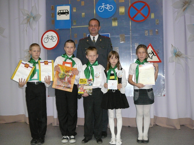 Городской конкурс "Красный, желтый, зеленый"