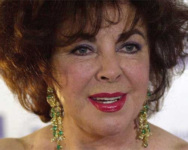 Elizabeth Taylor dies