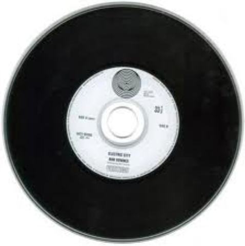 CD (Compact Disc)