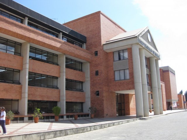 ADQUIRIO COMO NOMBRE FUNDACION