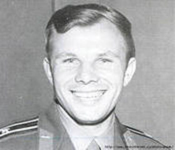 КУРСАНТ НА ОТДЕЛЕНИЕ ПИЛОТОВ