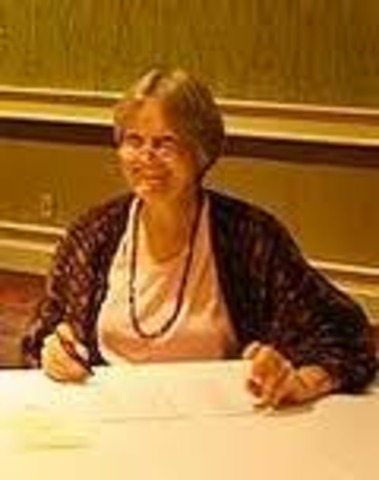 luego de terminar su tesis, se une a la facultad Hutchins  como rectora