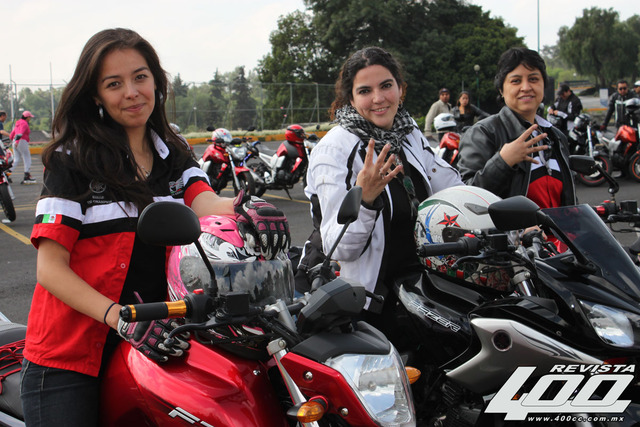 tercera moto y sesión de fotos cn la revista 400