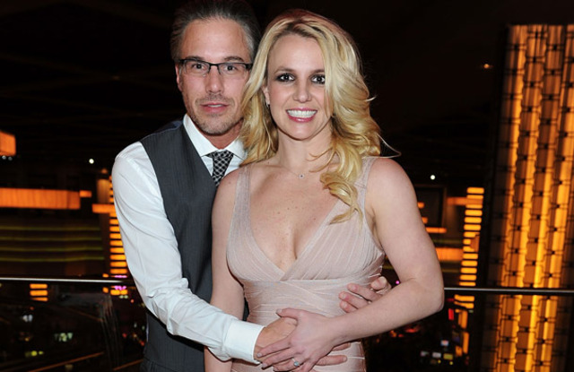 Бритни и Джейсон Трэвик обручились