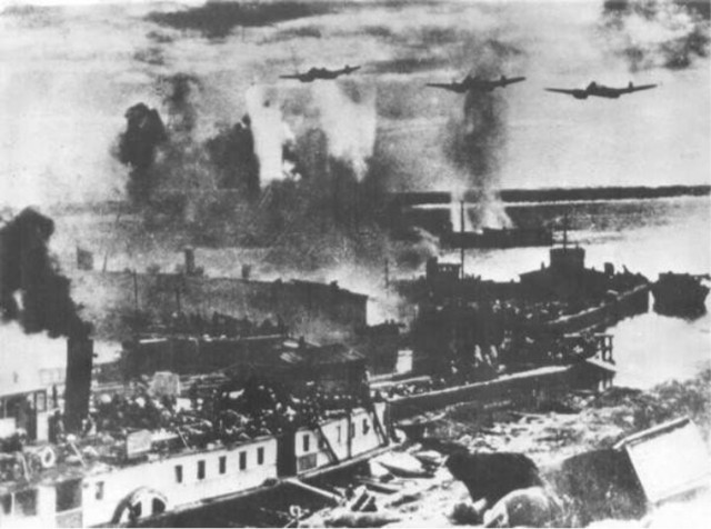 Massive German air raid on Stalingrad