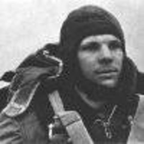 Заявление с просьбой зачислить его в группу кандидатов в космонавты