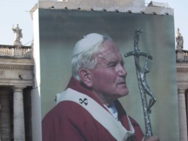 Proclama beato a Juan Pablo II