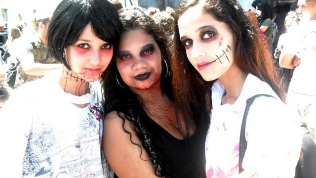 Caminhada dos "mortos" em Copacabana.