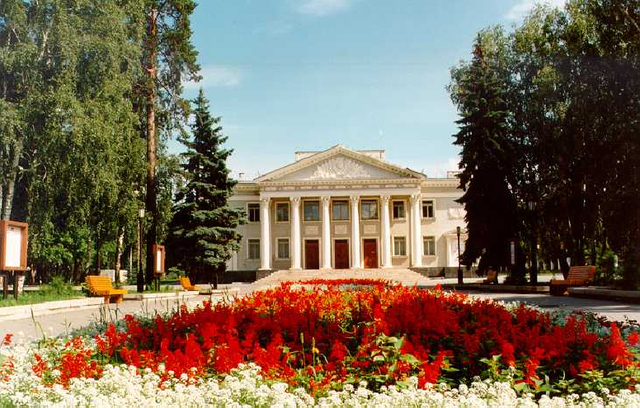 Открытие театра драмы и комедии «Наш дом»