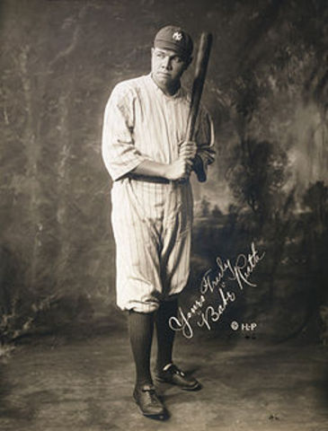 Babe Ruth hits 60 homeruns