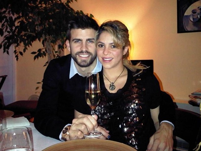 incia una relación con el futbolista Gerard Piqué