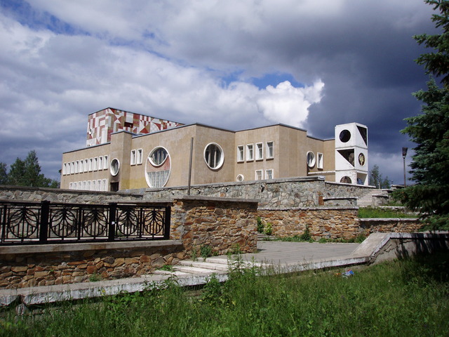 "Рождение" театра кукол