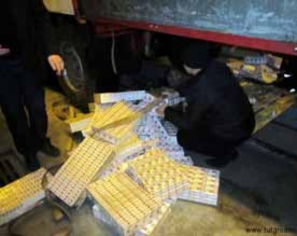 На мяжы затрыманы кантрабандыст, які перавозіў 20 720 пачак цыгарэт