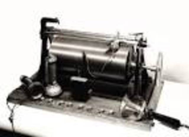 The first magnetic recorder
