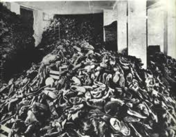 Five thousand Austrian Gypsies from the Lódz ghetto are deported to the killing center at Chelmno where they are all killed in mobile gas vans.