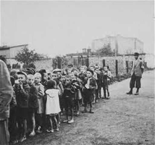 Seven thousand one hundred ninety-six Jews are deported from the Lódz ghetto to Chelmno where they are killed.