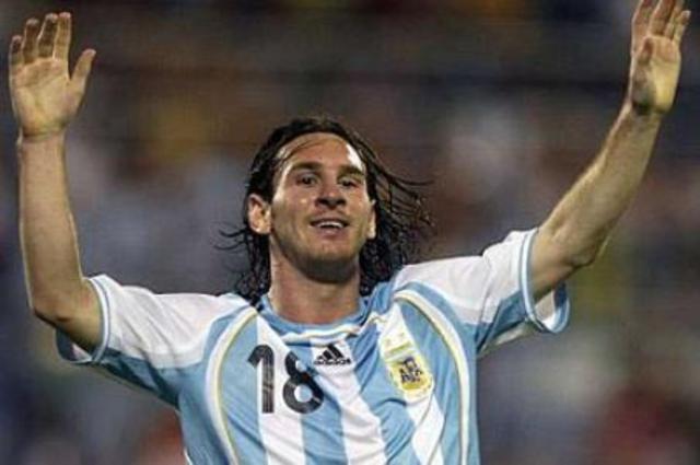 Messi played his first game in the nacional team of Argentina.