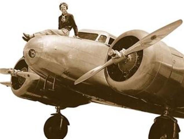 amelia earhart first woman to fly solo transatlantic flight