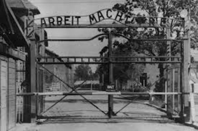 Nazis empty Auschwitz and start prisoners on "death marches" to Germany.
