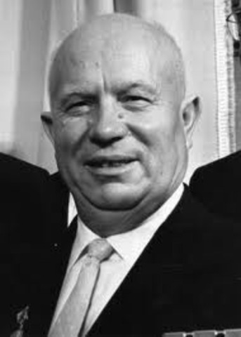 Khrushchev announces the removal of missiles from Cubs