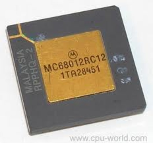 PRIMER MICROPROCESADOR