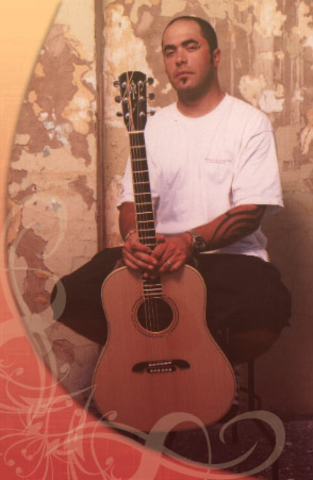 Börar lyssna på Aaron Lewis/Staind