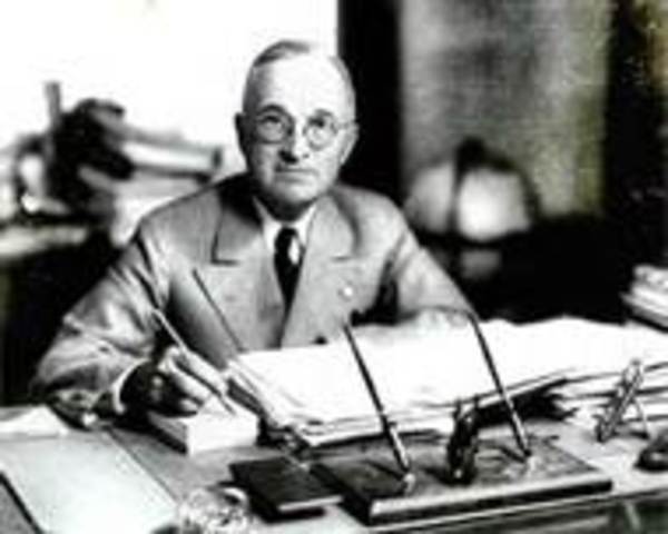 Truman signs executive order
