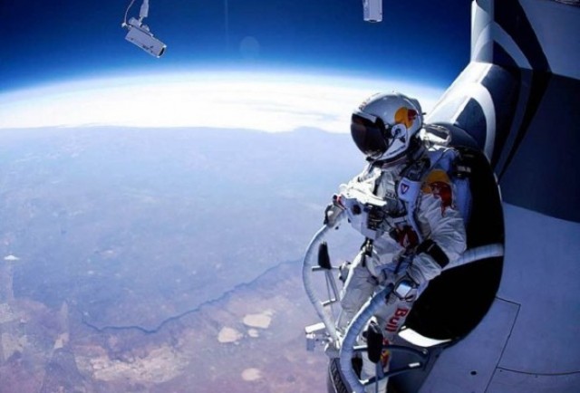 Australian Sky diver breaks the sound barrier