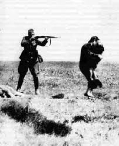 Approximately fifteen thousand Jews in the Lódz ghetto are deported to Chelmno, mostly children under ten and individuals over sixty-five, but also others who are too weak or ill to work. By September 16, approximately fifty-five thousand Jews have been d