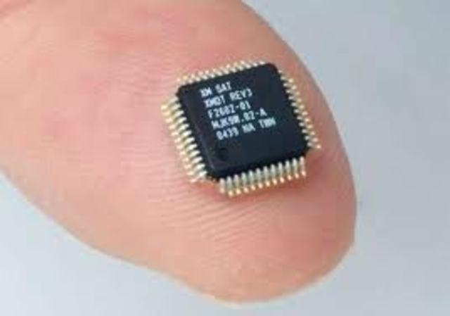 Desarrolla el primer paquete de 8 chips de 0,6 mm del mundo