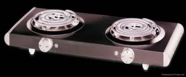 First electric stove invented