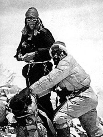 mt everest conquered by hillary