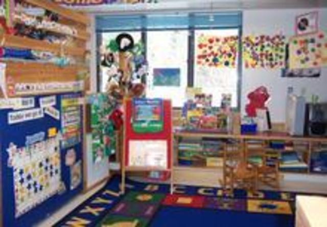 go to the kindergarten