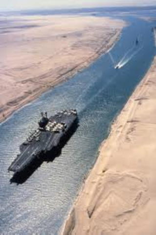 the suez canal opened